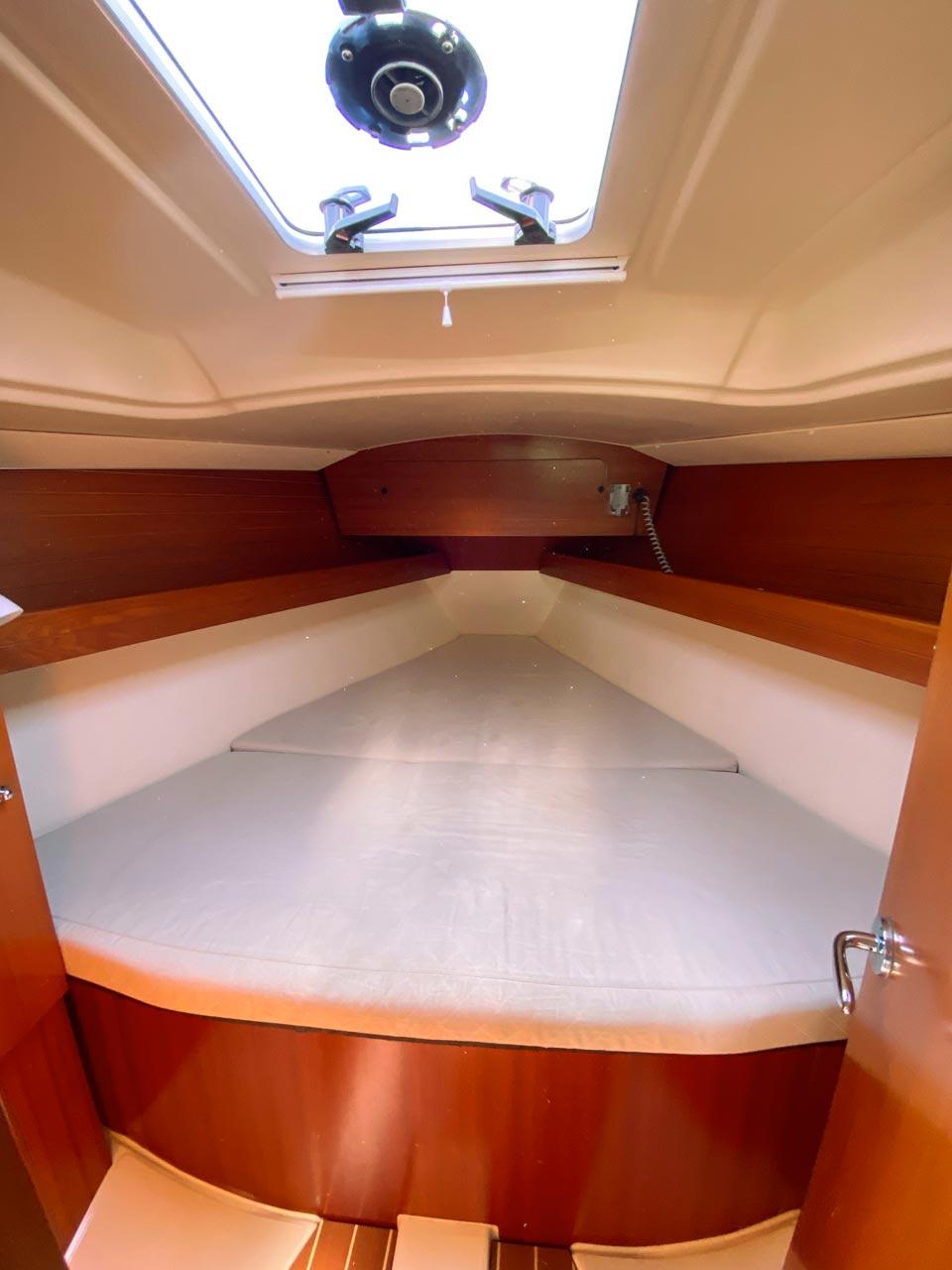 Dufour 325 GL, picture 11