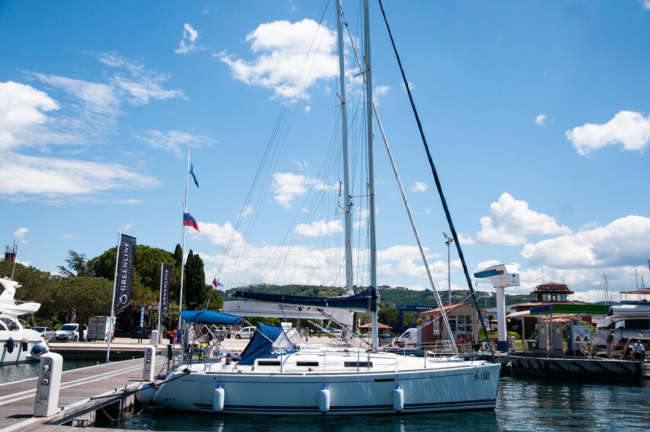 Dufour 325 GL, picture 3