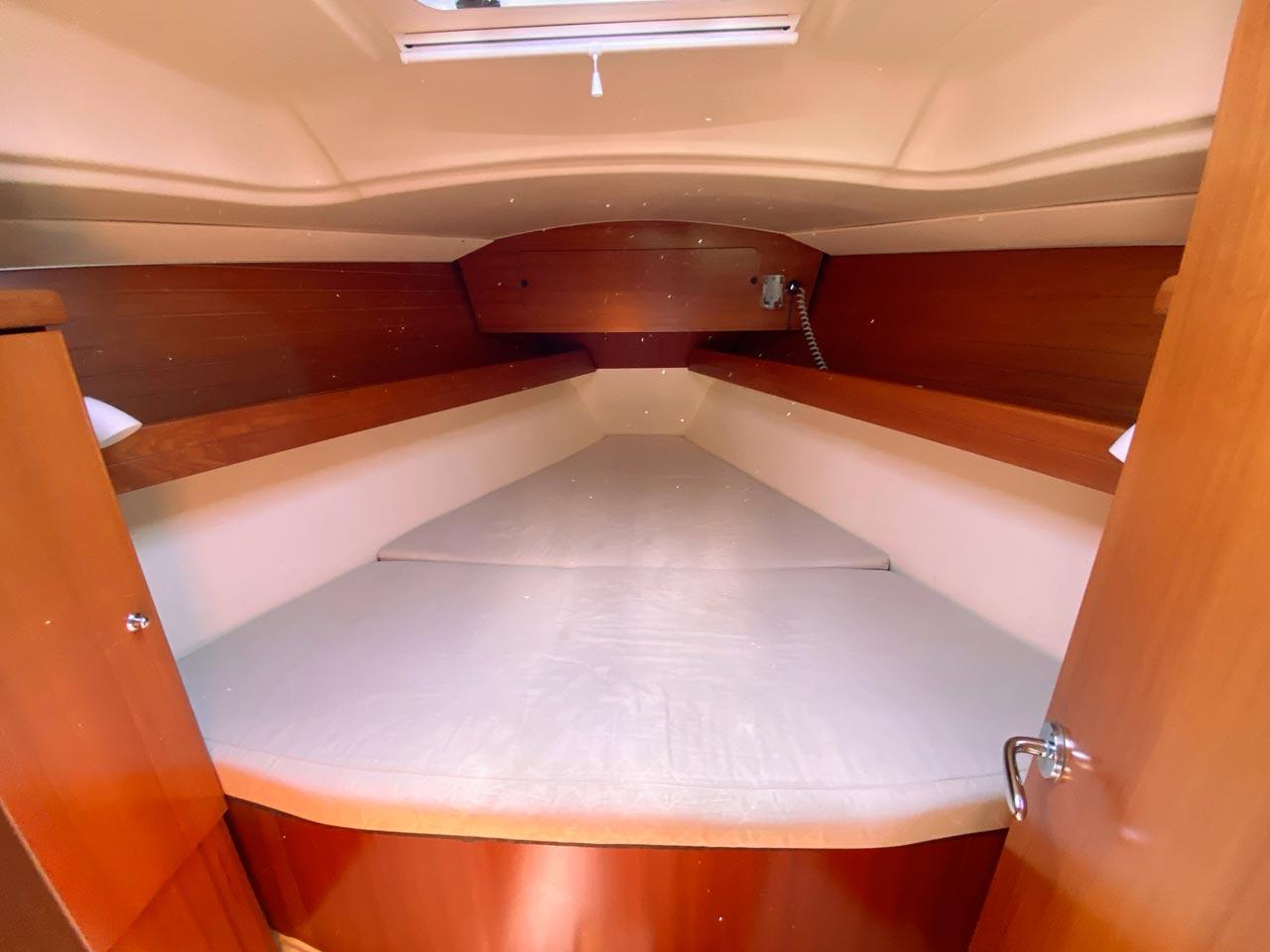 Dufour 325 GL, picture 12