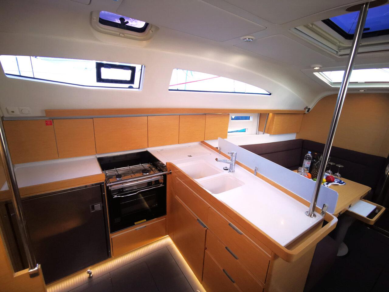 Elan Impression 45, picture 13