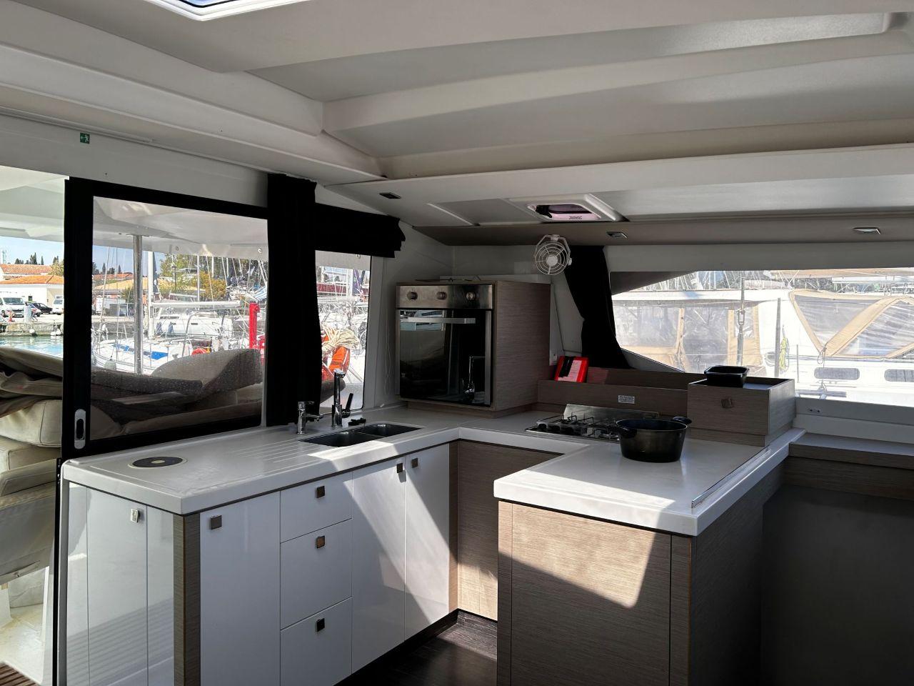 Fountaine Pajot Astrea 42 - 4 + 2 cab., picture 6
