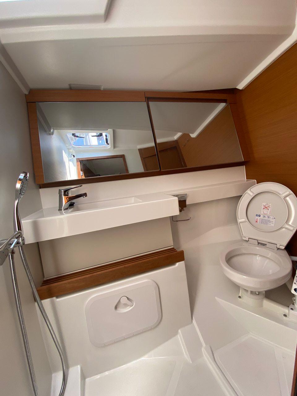 Sun Odyssey 440 - 4 cab., picture 15