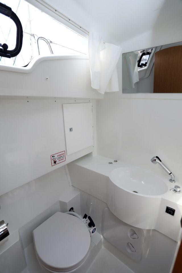 Sun Odyssey 319 - 2 cab., picture 9