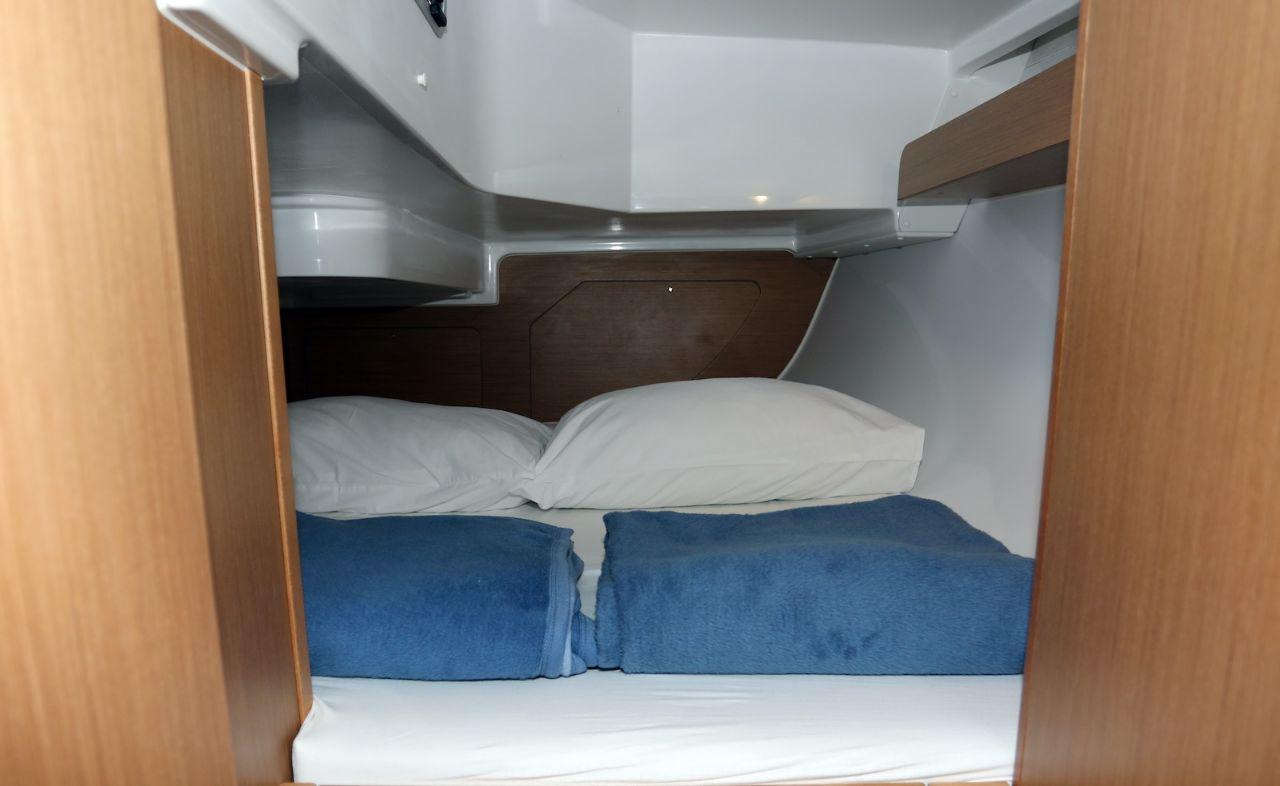 Sun Odyssey 319 - 2 cab., picture 8
