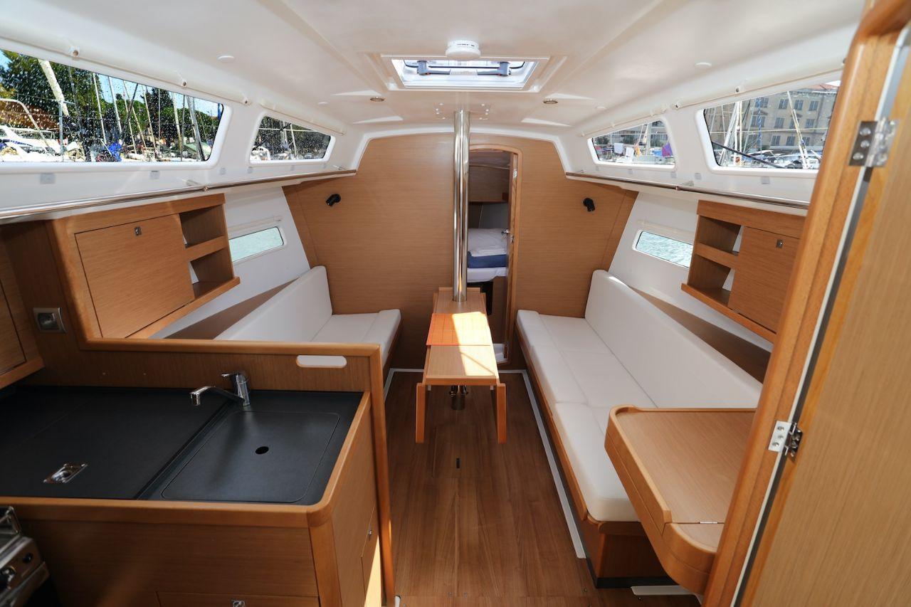 Sun Odyssey 319 - 2 cab., picture 6