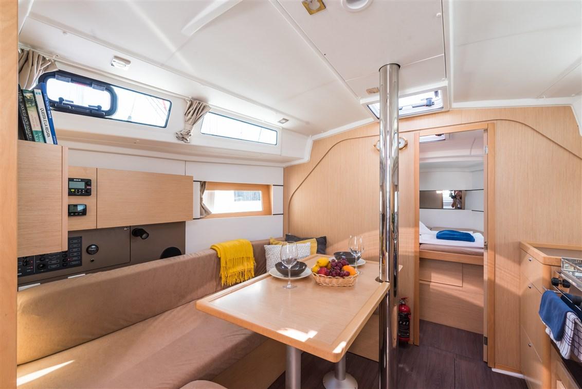 Oceanis 38 - 3 cab., picture 14