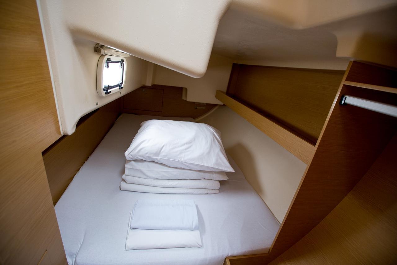 Elan 350 Performance - 3 cab., picture 13