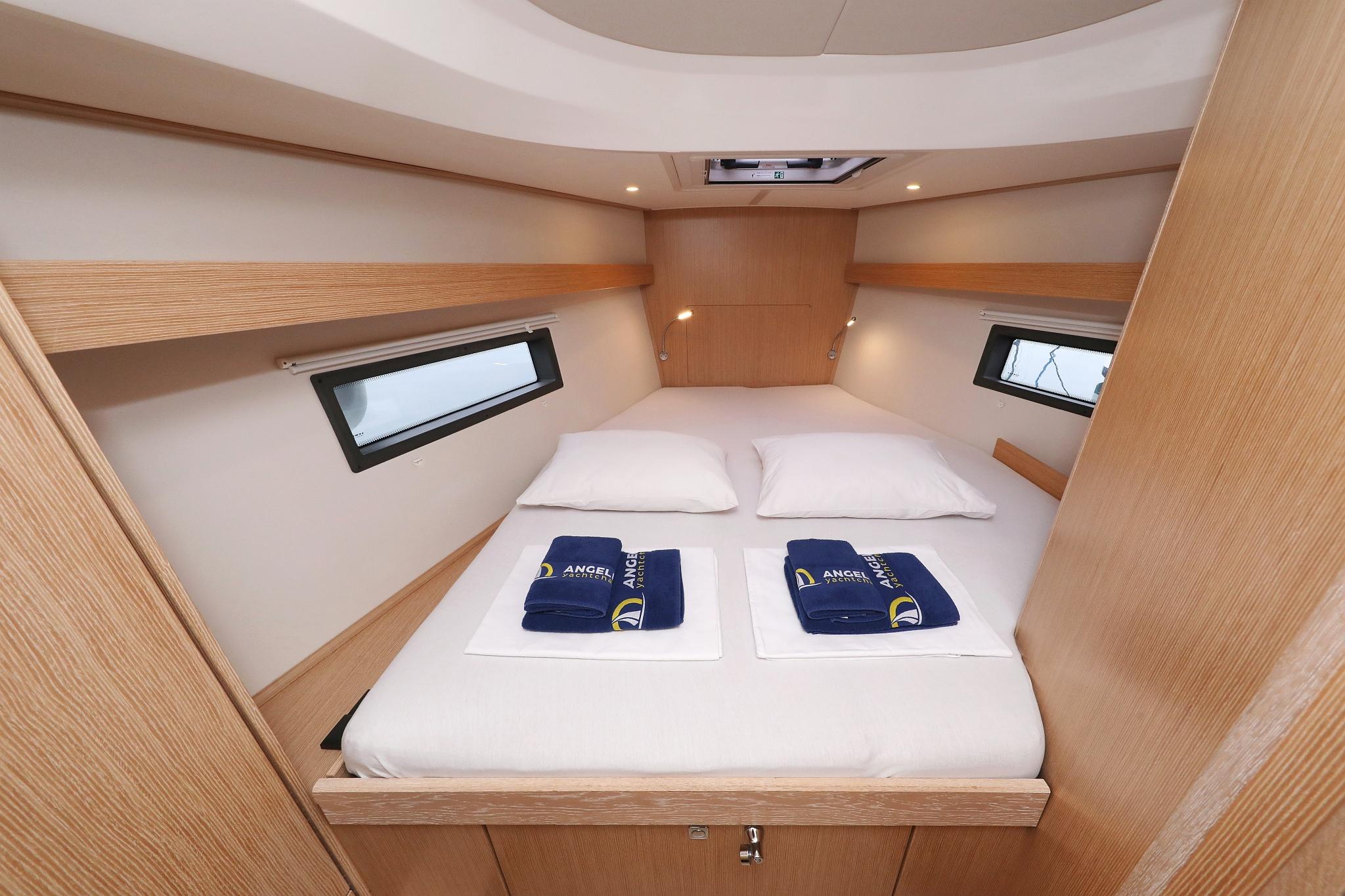 Bavaria C42, picture 31