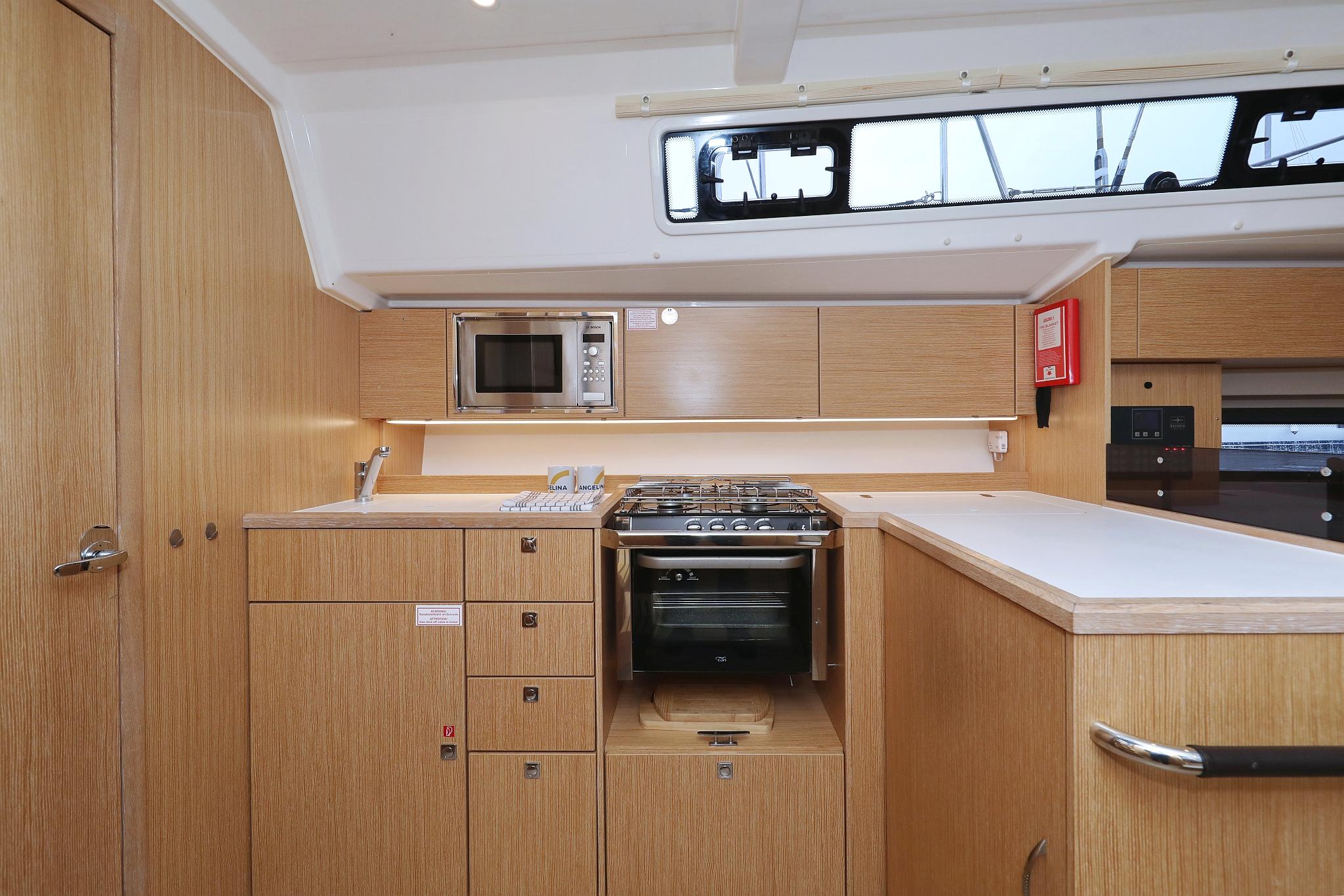 Bavaria C42, picture 22