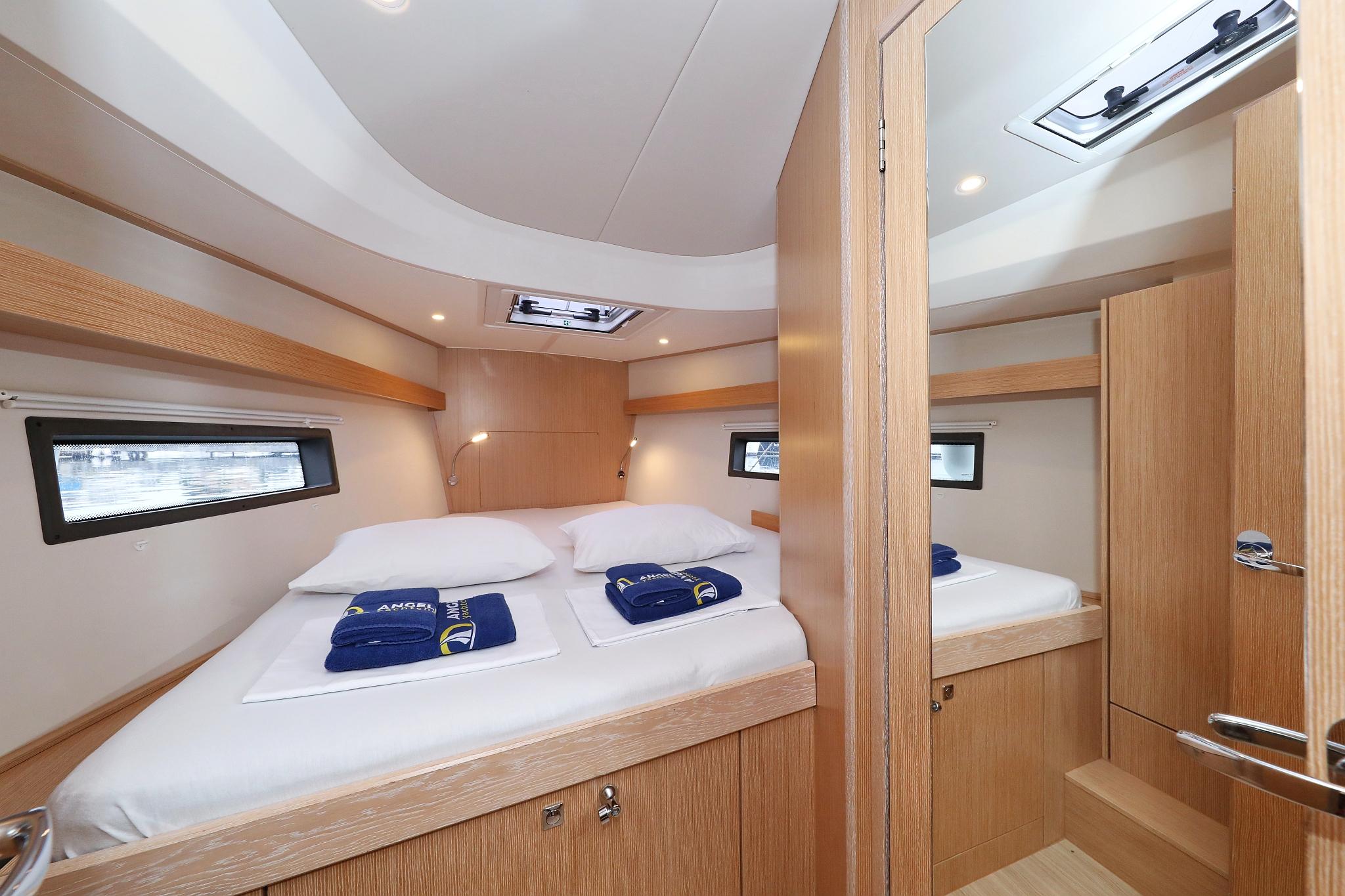 Bavaria C42, picture 30