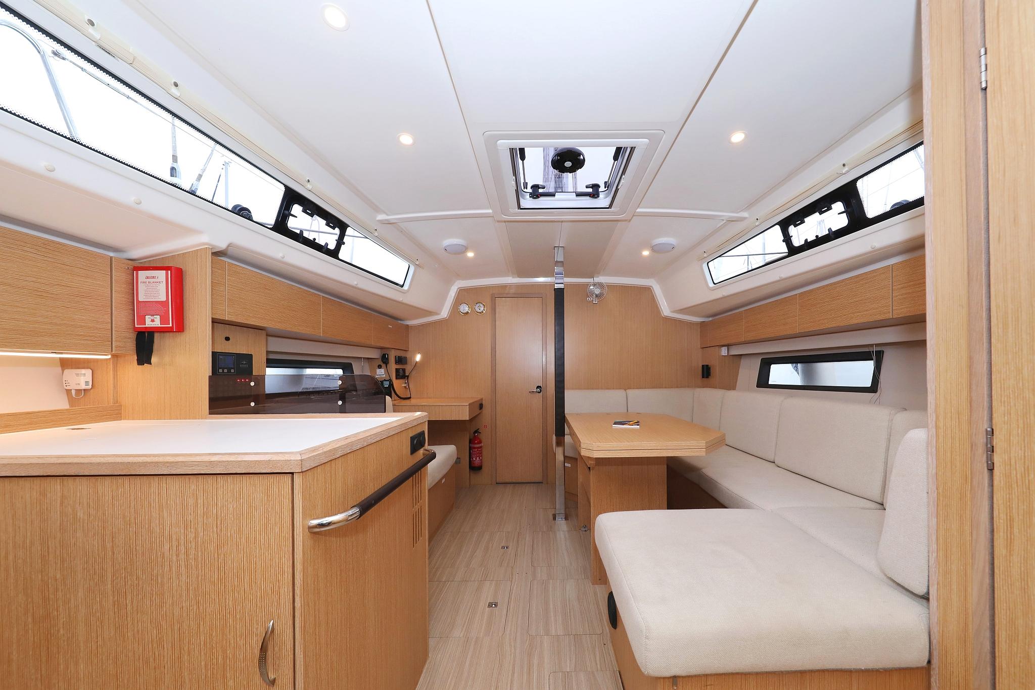 Bavaria C42, picture 14