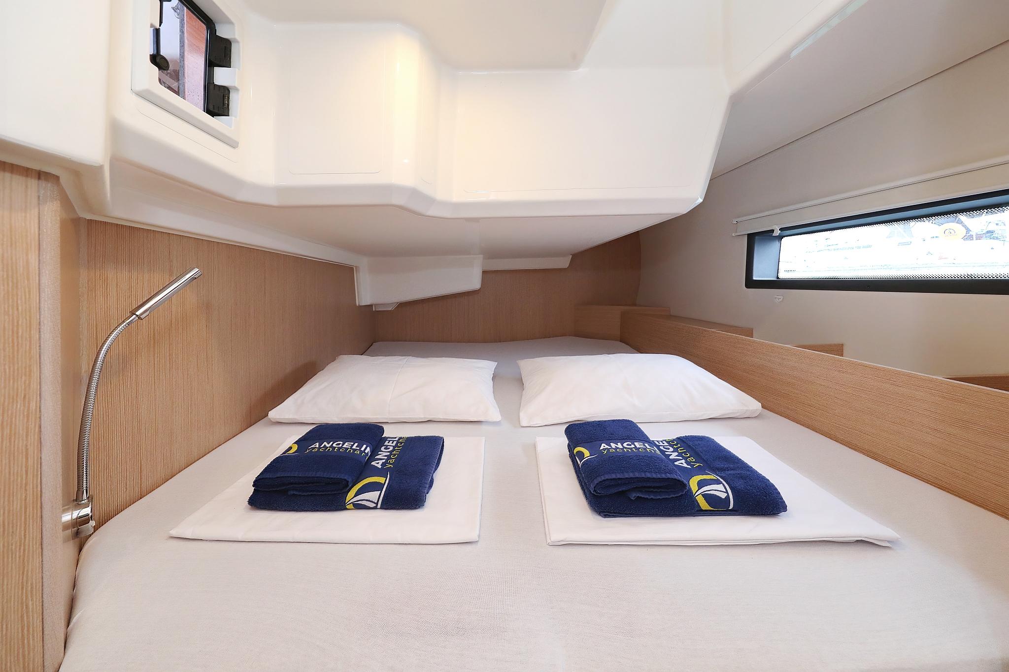 Bavaria C42, picture 29