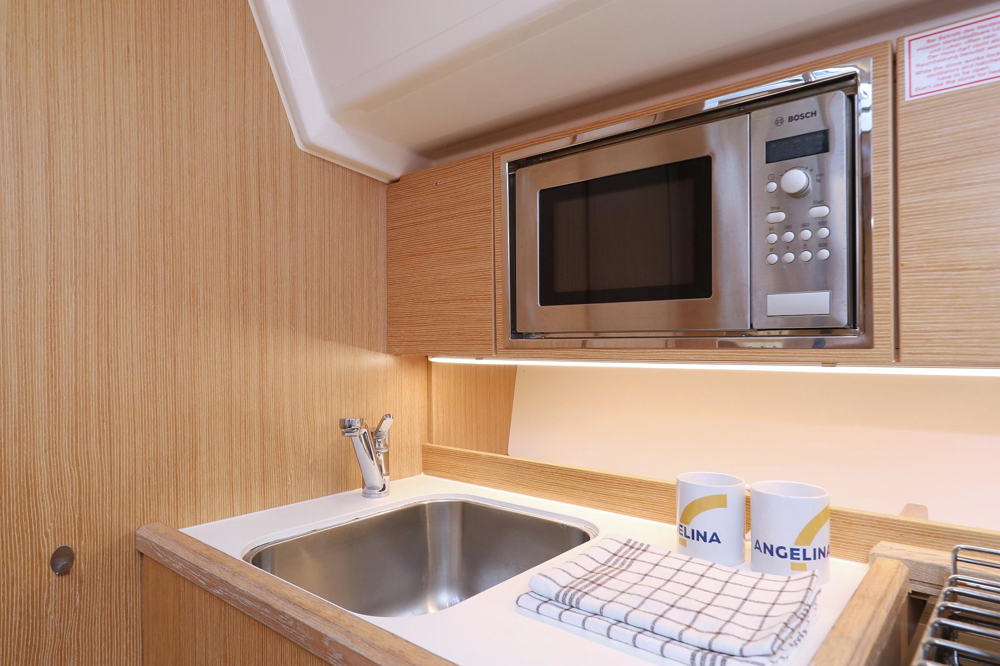 Bavaria C42, picture 41