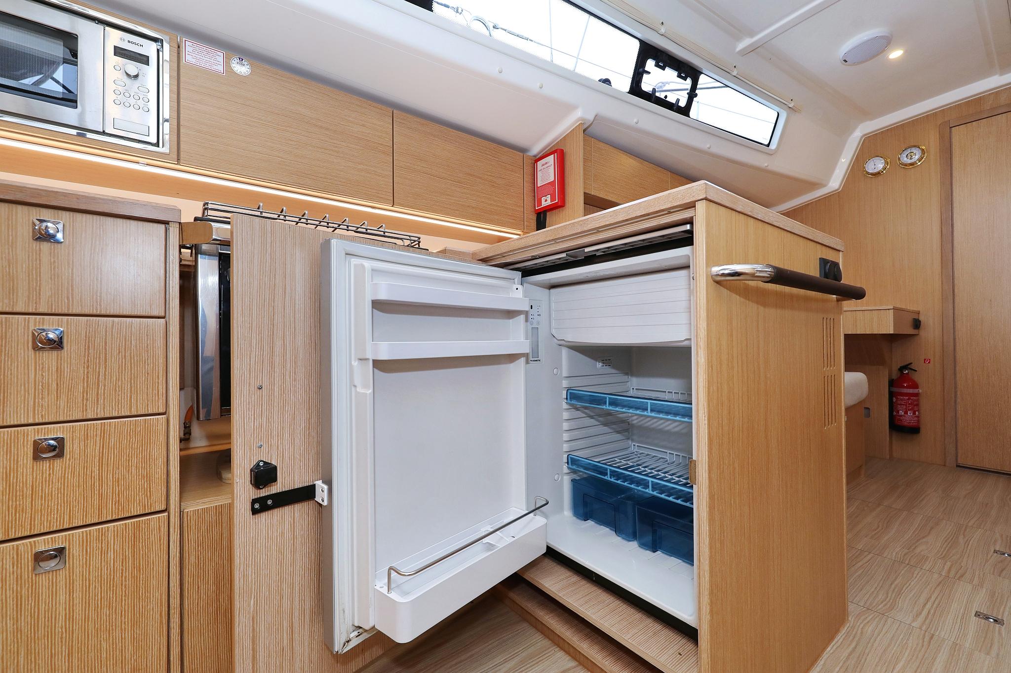 Bavaria C42, picture 44