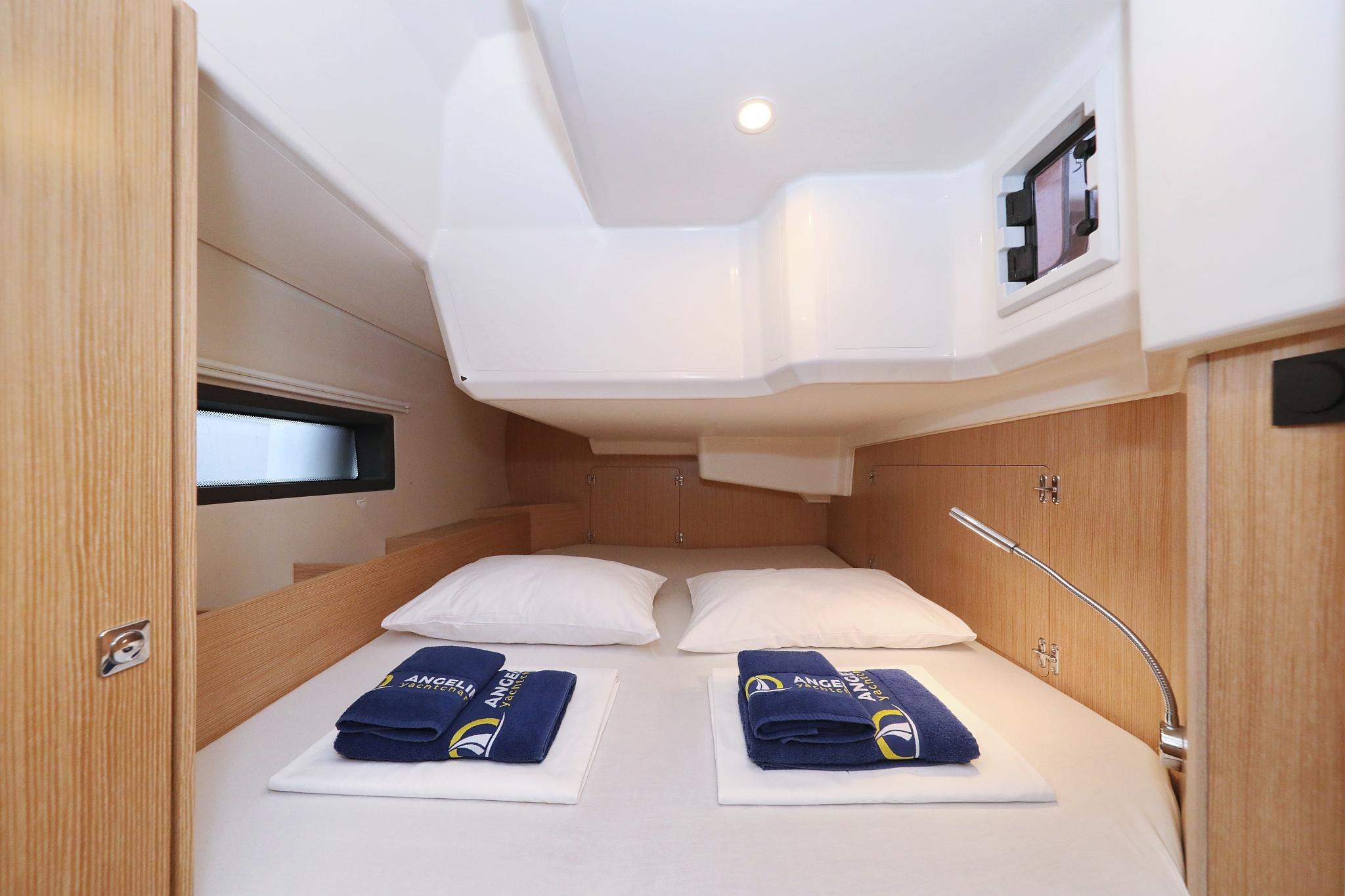 Bavaria C42, picture 25