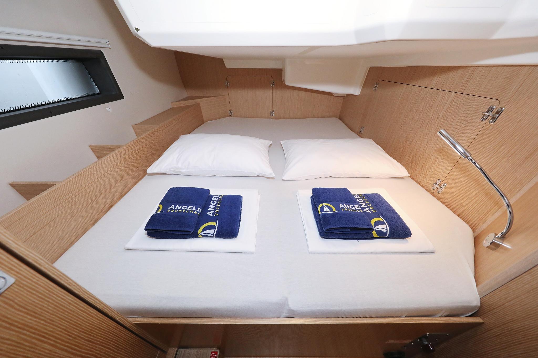 Bavaria C42, picture 24