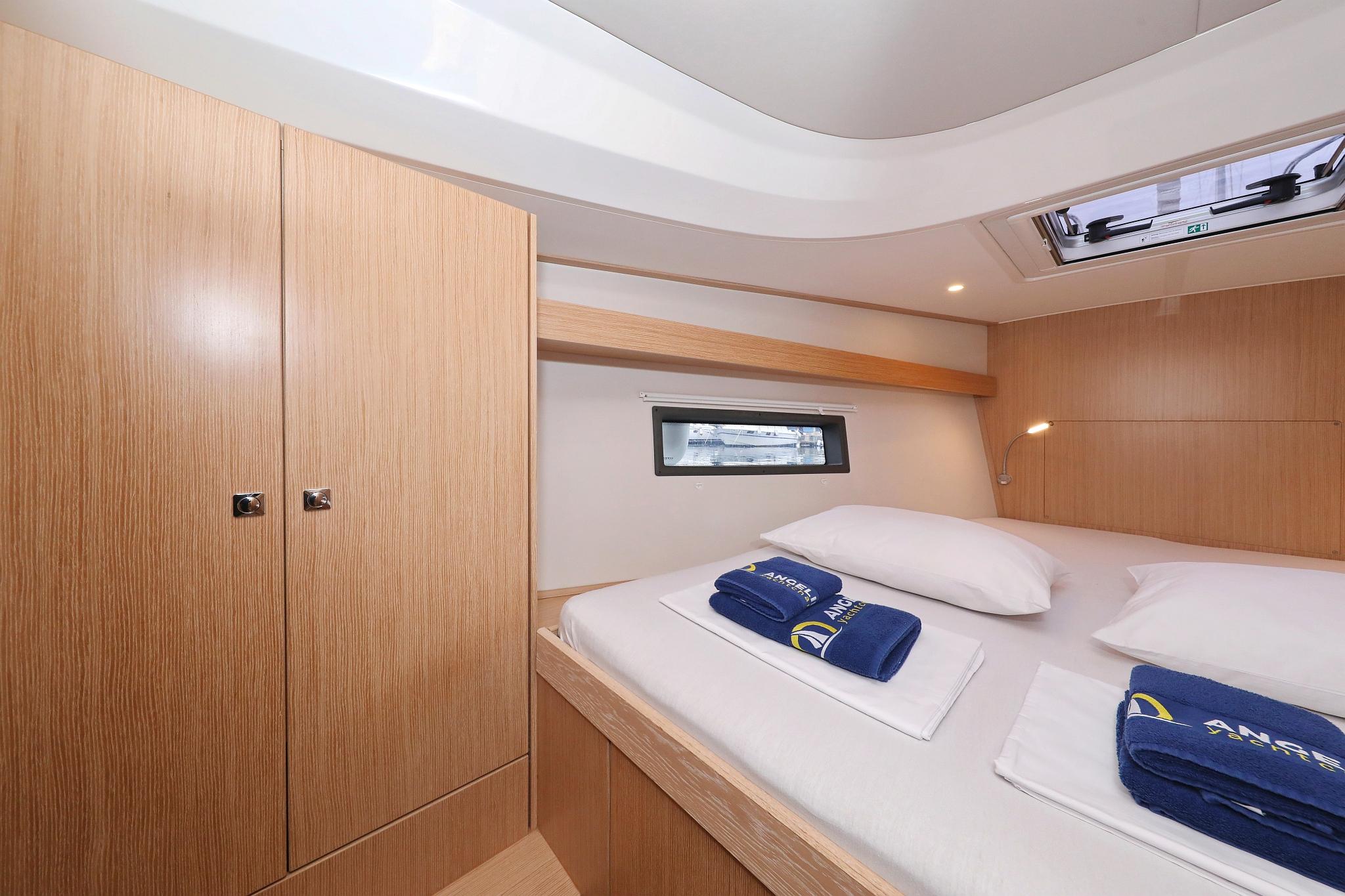 Bavaria C42, picture 26