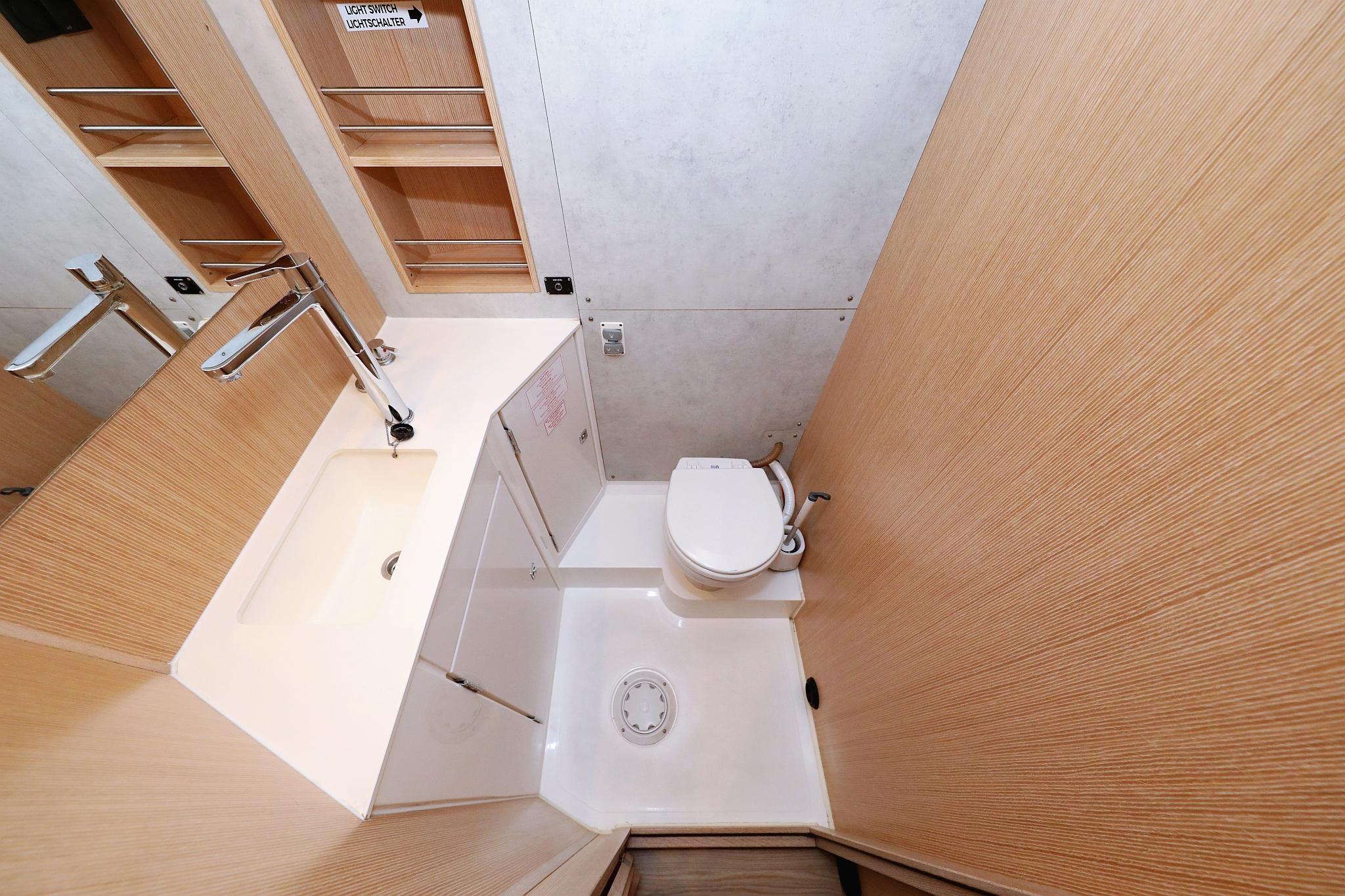 Bavaria C42, picture 33