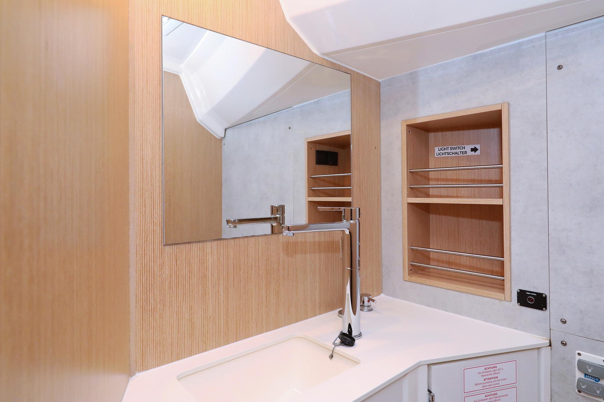 Bavaria C42, picture 34