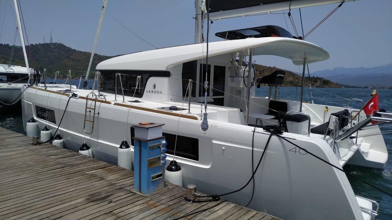 Lagoon 40 - 4 cab. - Leo, picture 3