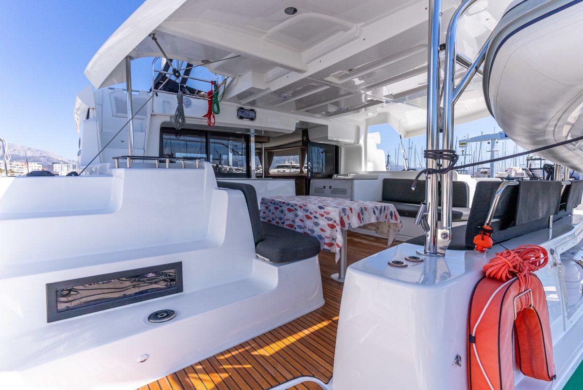 Lagoon 46 - 4 + 2 cab., picture 3