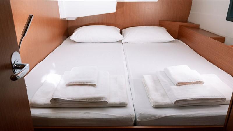 Bavaria C42, picture 19