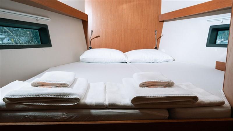 Bavaria C42, picture 18