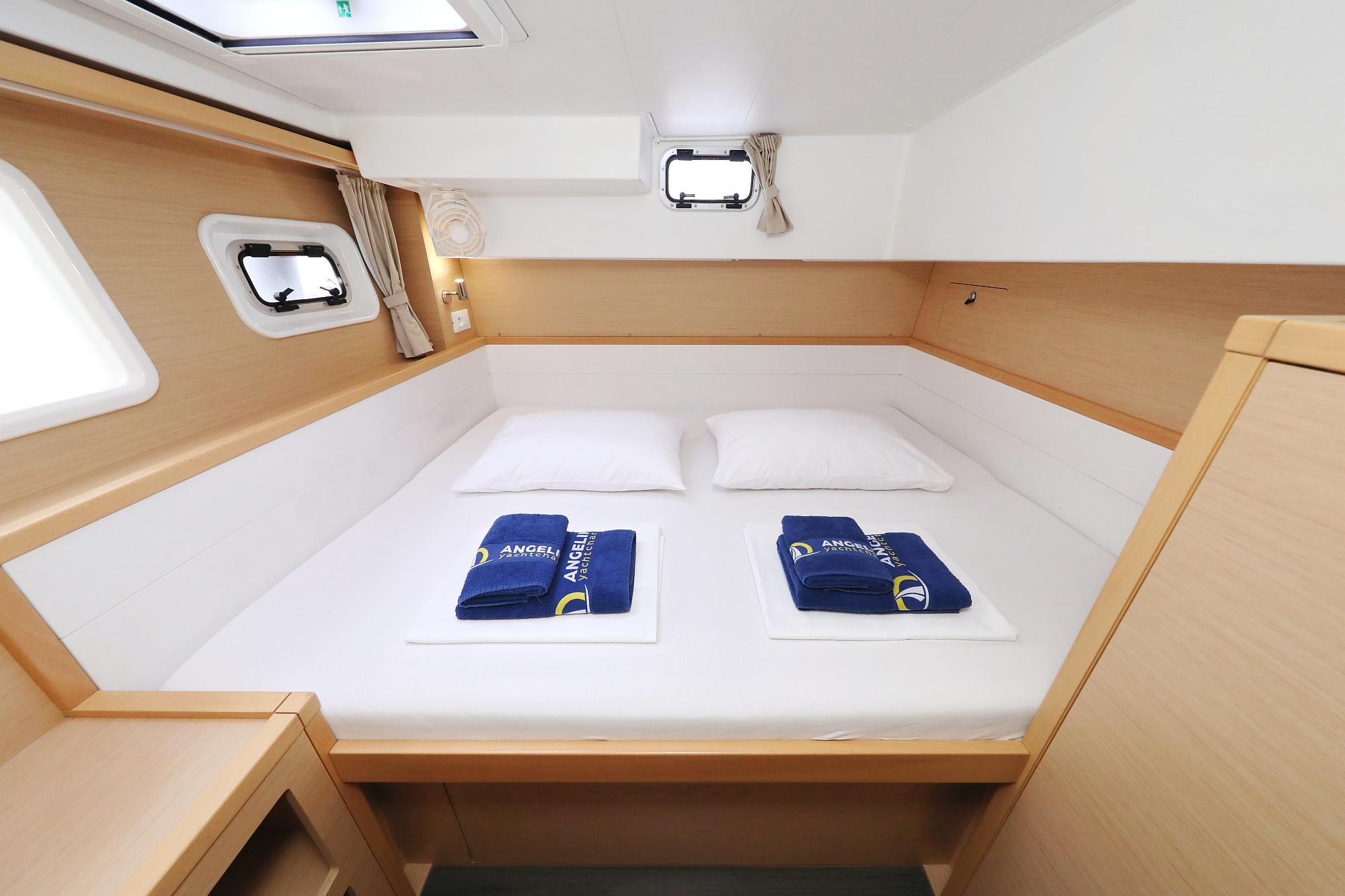 Lagoon 39 - 4 + 2 cab., picture 25