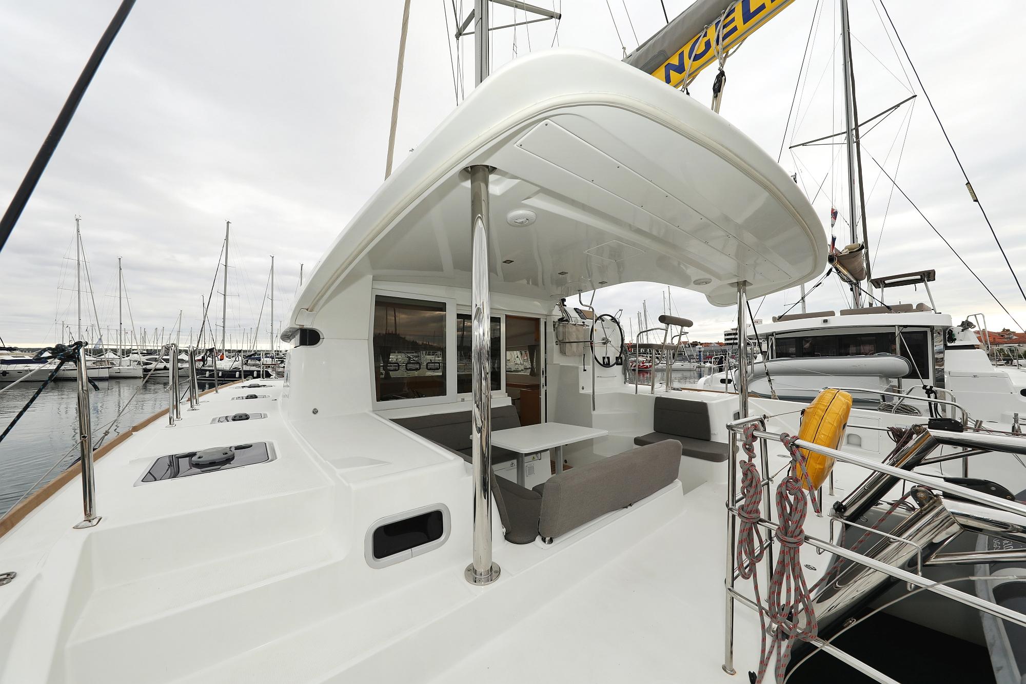 Lagoon 39 - 4 + 2 cab., picture 3