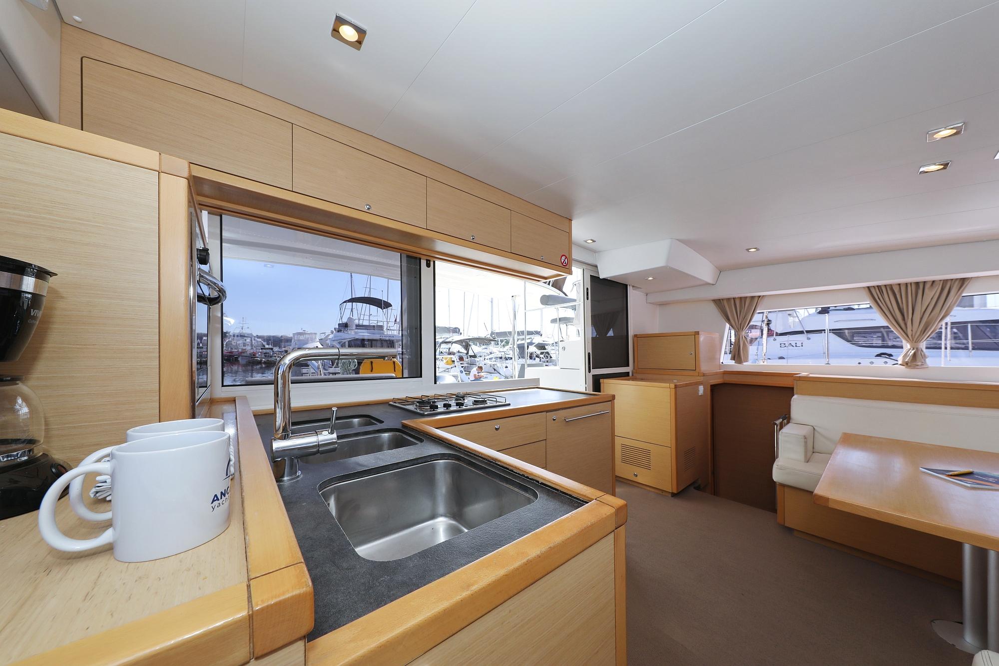 Lagoon 400 S2 - 4 + 2 cab., picture 19