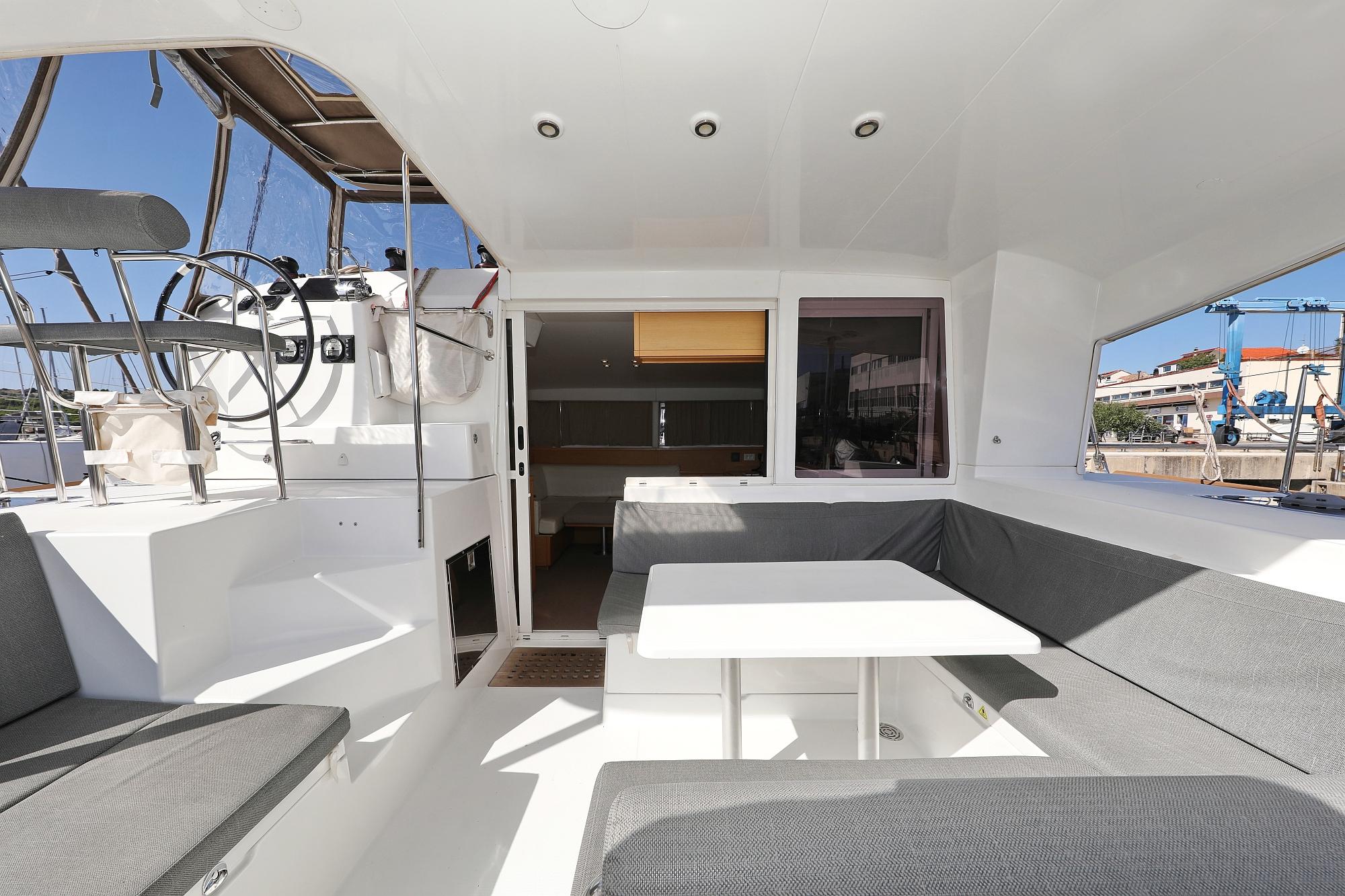 Lagoon 400 S2 - 4 + 2 cab., picture 6