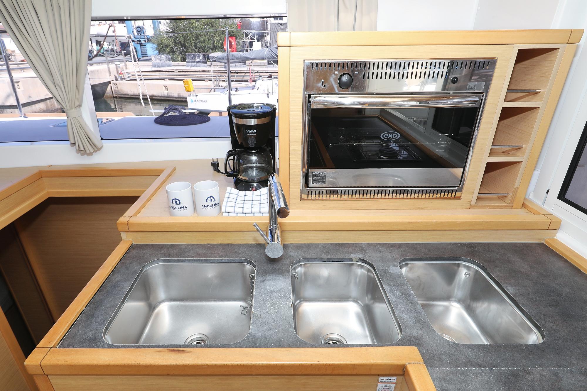 Lagoon 400 S2 - 4 + 2 cab., picture 35