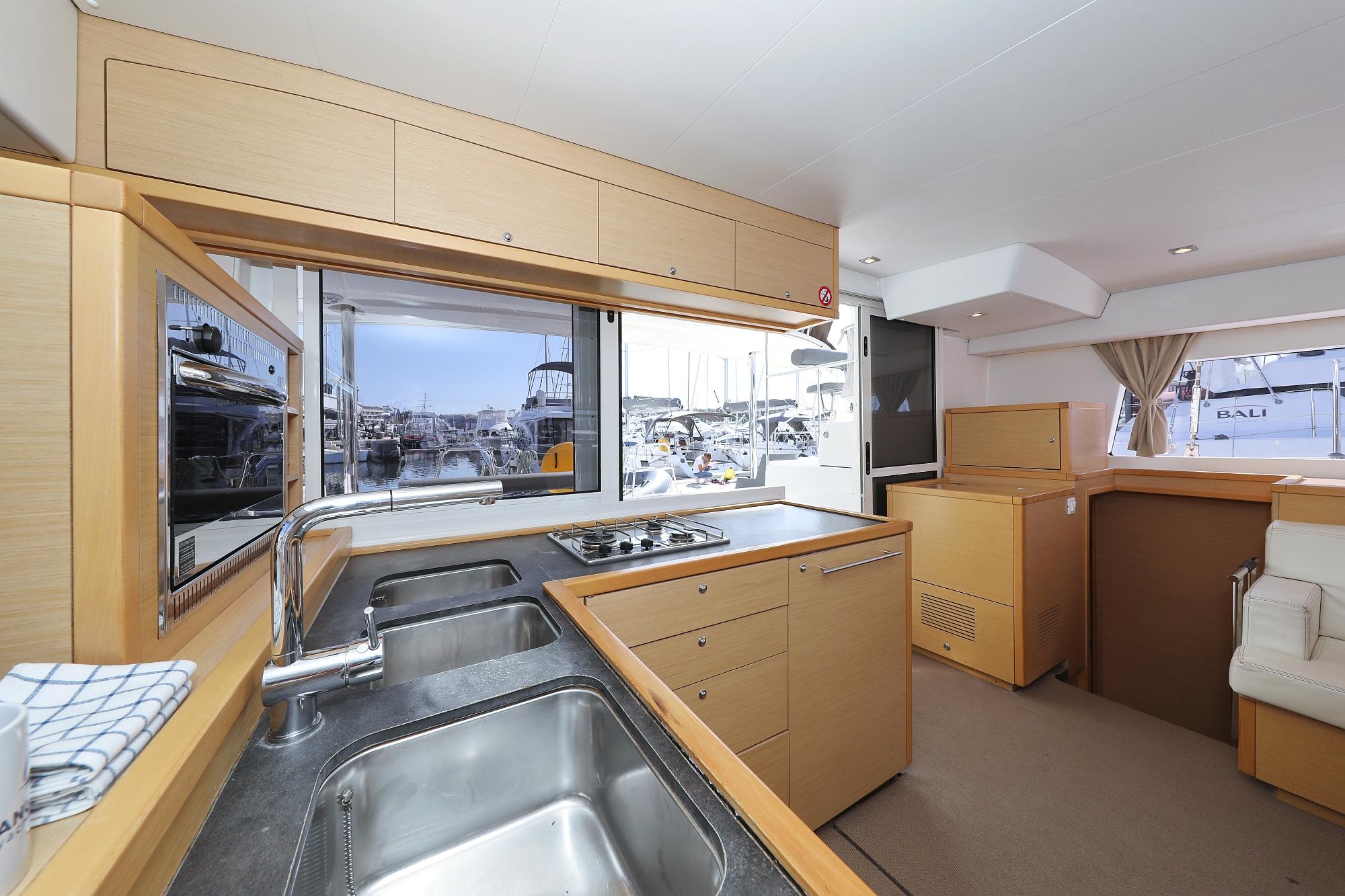 Lagoon 400 S2 - 4 + 2 cab., picture 20