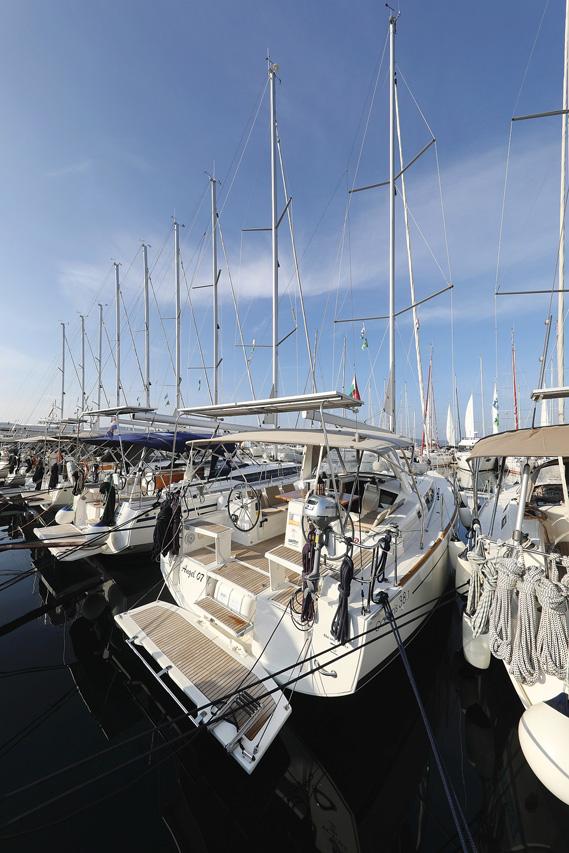 Oceanis 38.1, picture 3