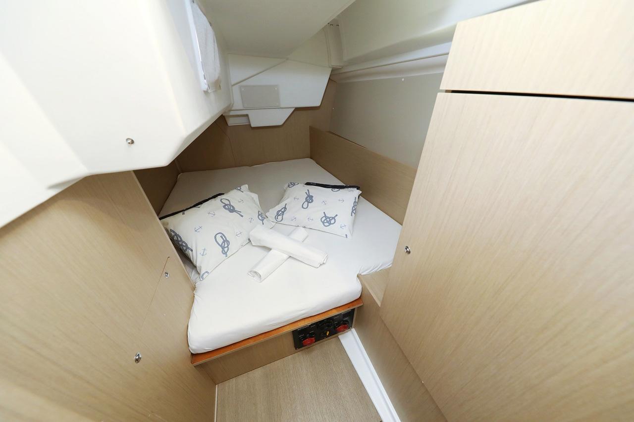 Oceanis 38.1, picture 22