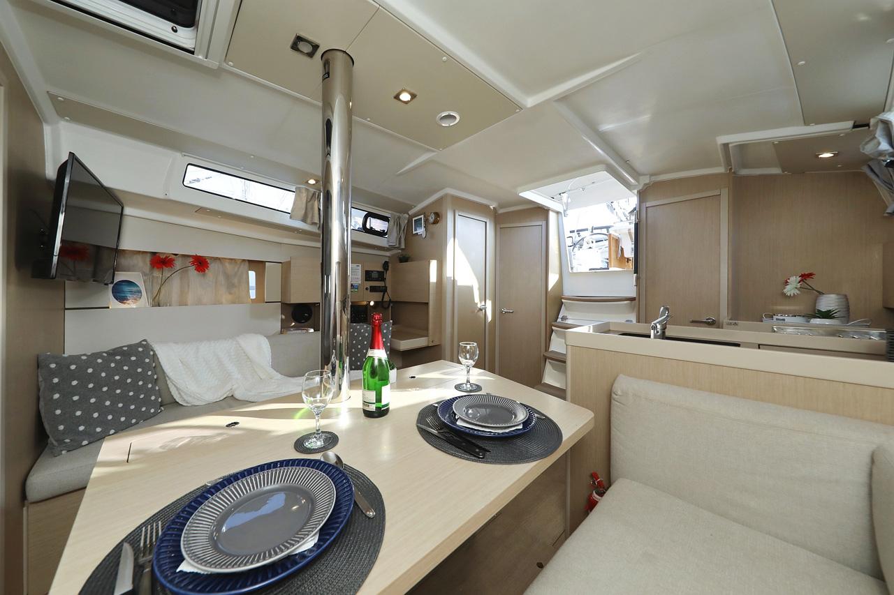 Oceanis 38.1, picture 16