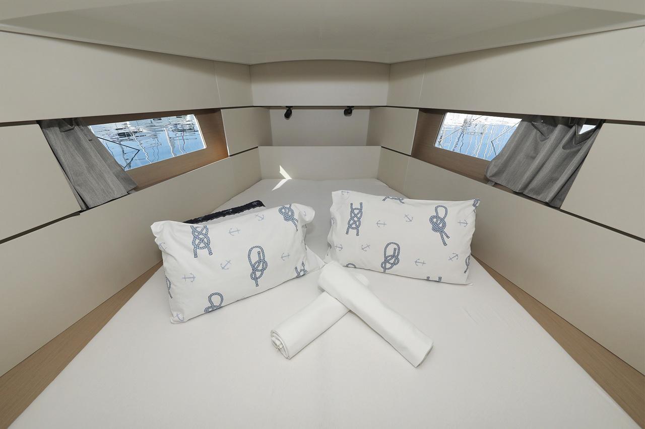 Oceanis 38.1, picture 19