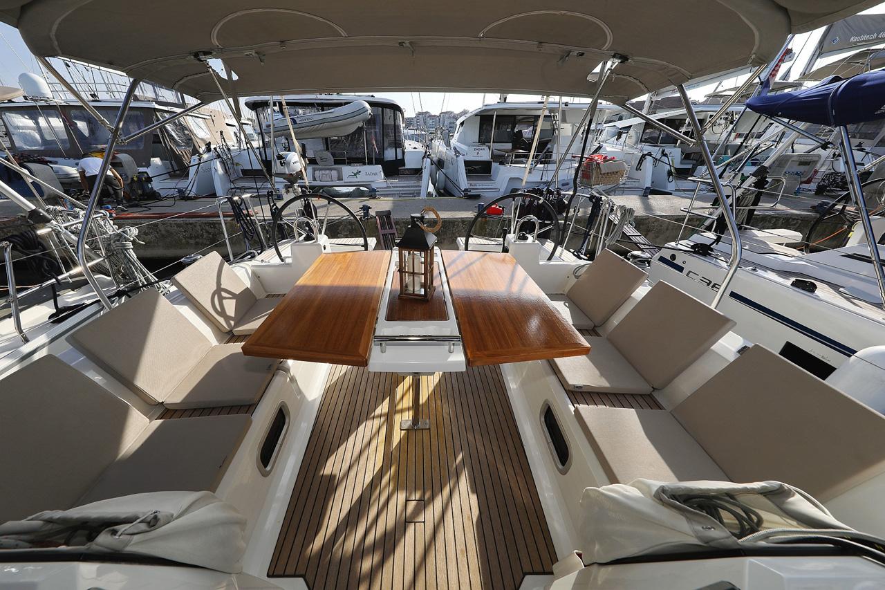 Oceanis 38.1, picture 10