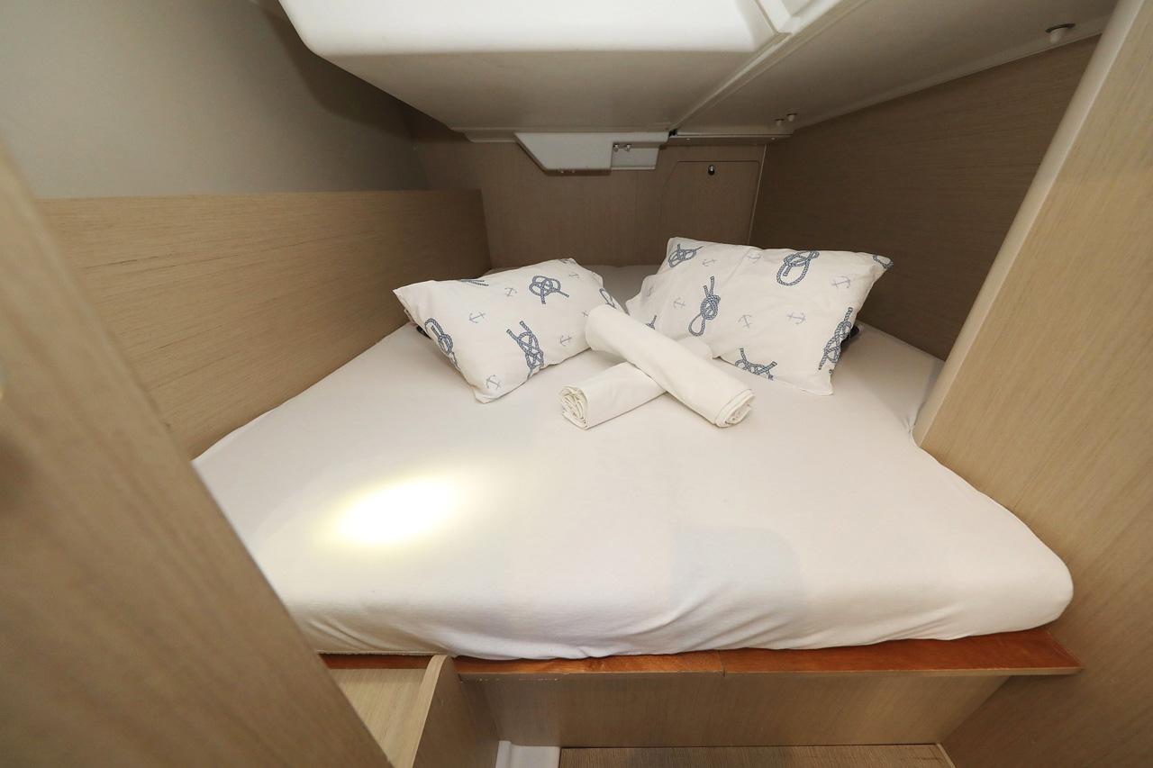 Oceanis 38.1, picture 21