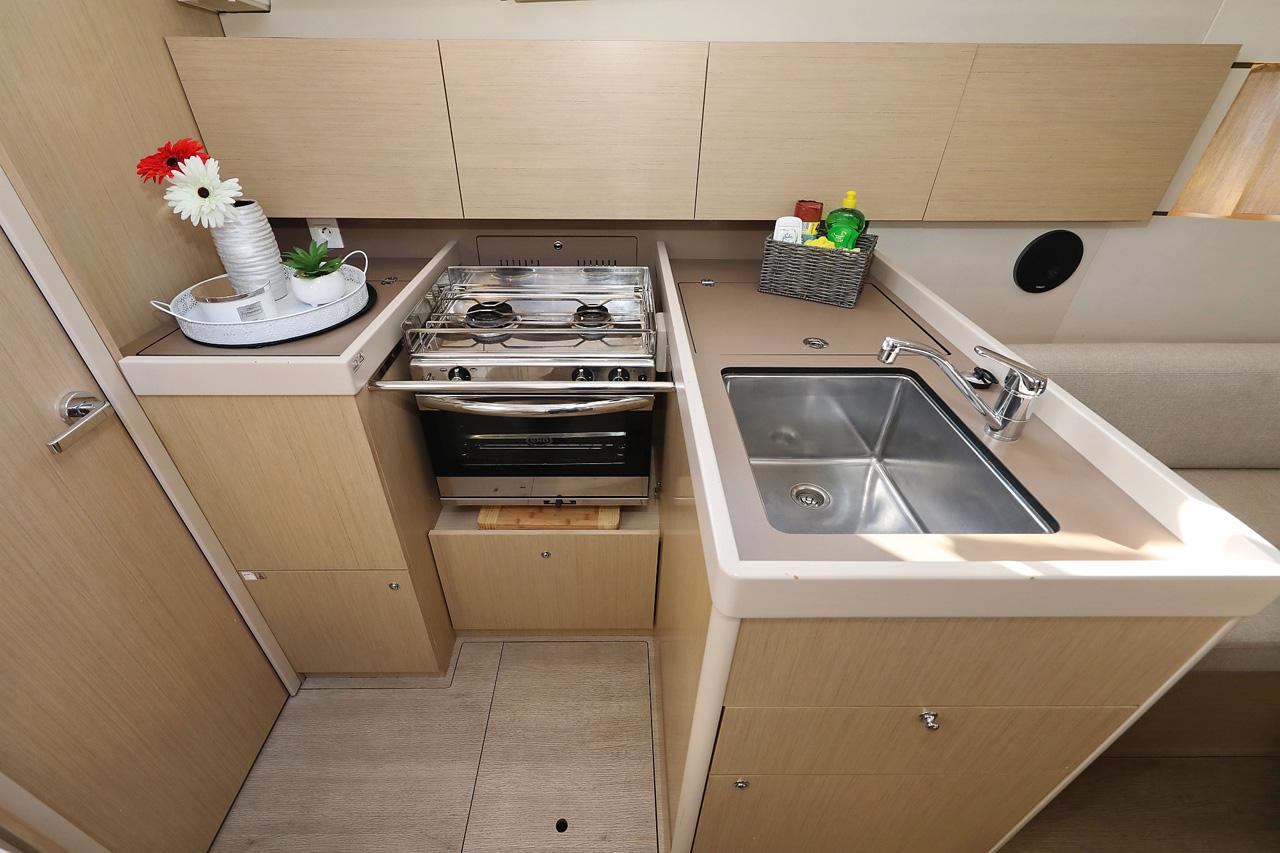 Oceanis 38.1, picture 17