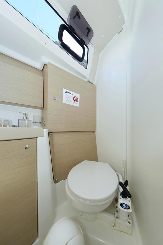 Oceanis 38.1, picture 26