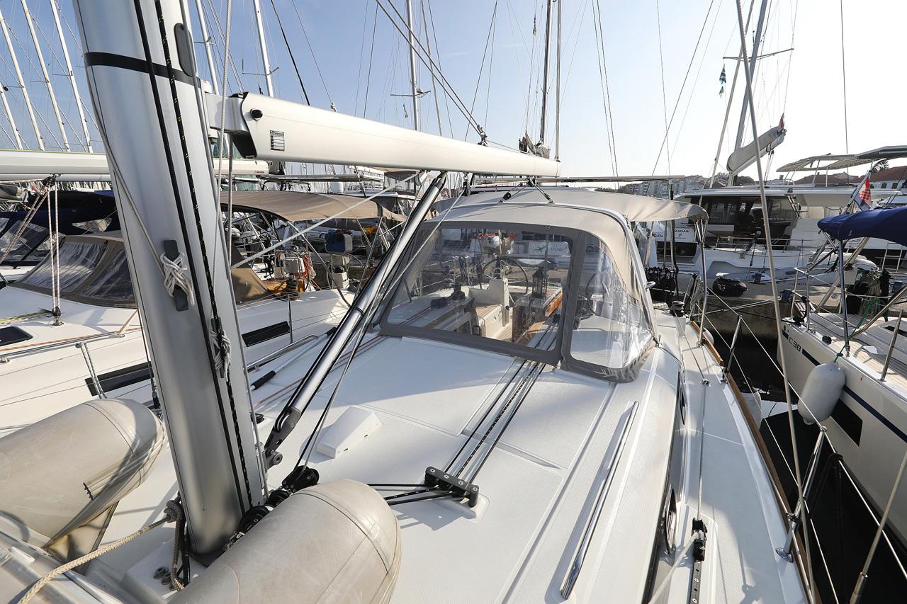 Oceanis 38.1, picture 6