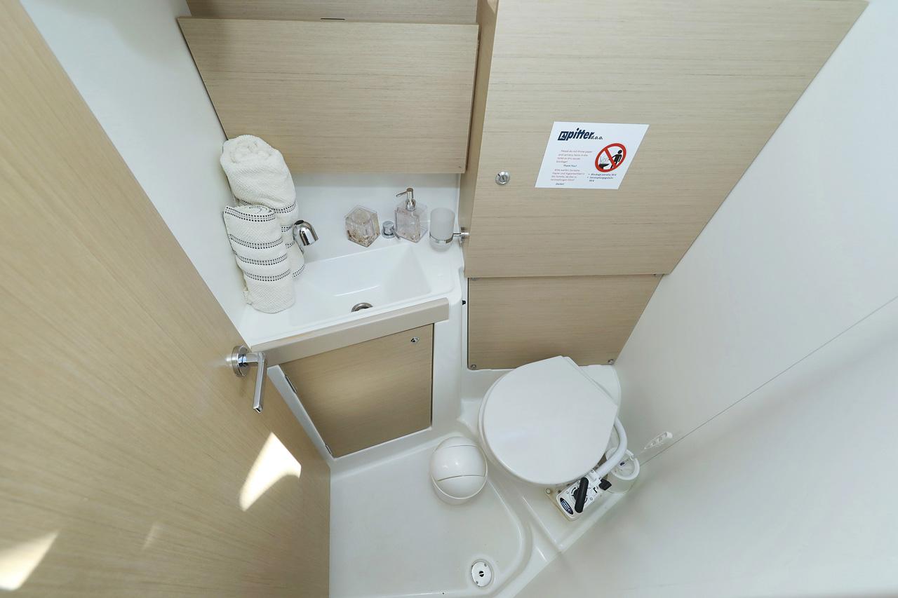 Oceanis 38.1, picture 24