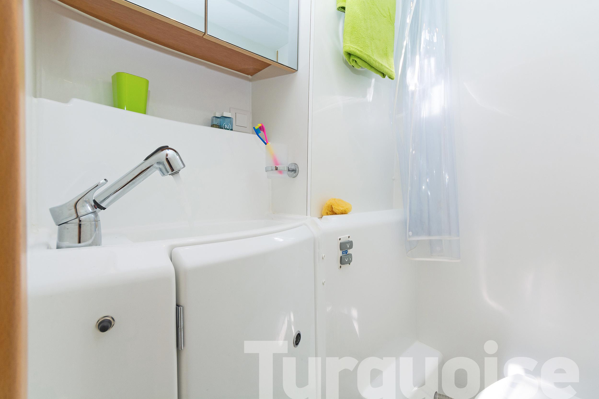 Lagoon 400 S2 - 4 + 2 cab. - Turquoise, picture 8