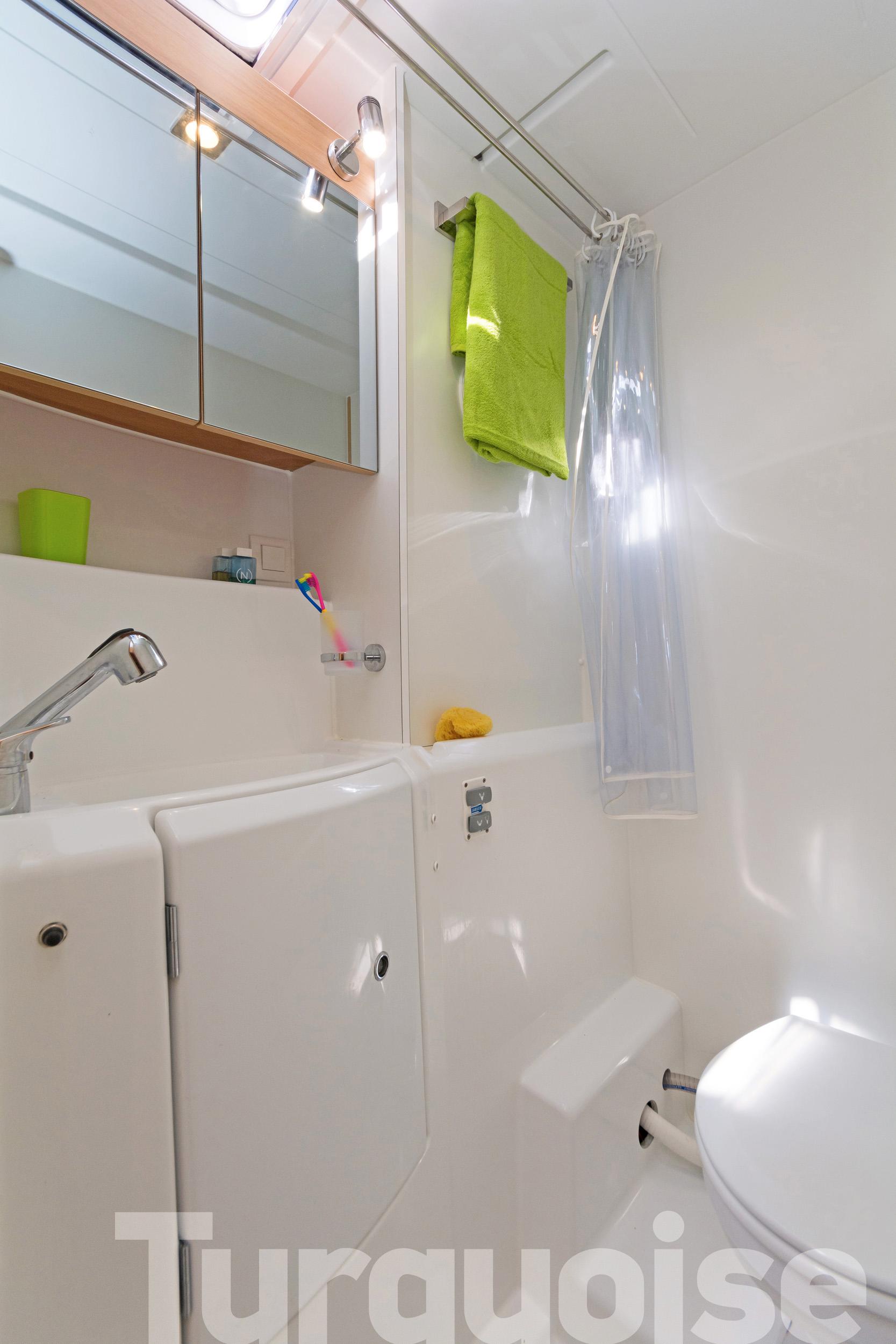 Lagoon 400 S2 - 4 + 2 cab. - Turquoise, picture 7