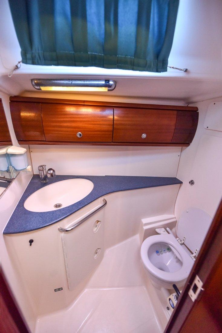 Bavaria 44, picture 14