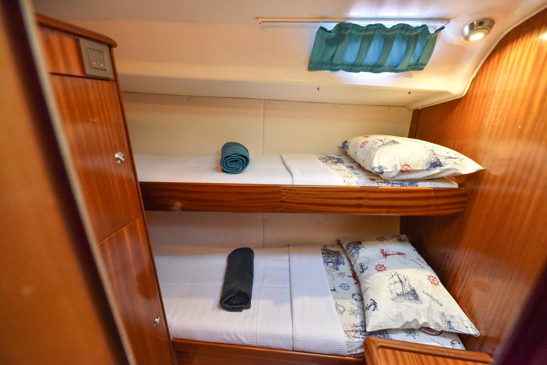 Bavaria 44, picture 13