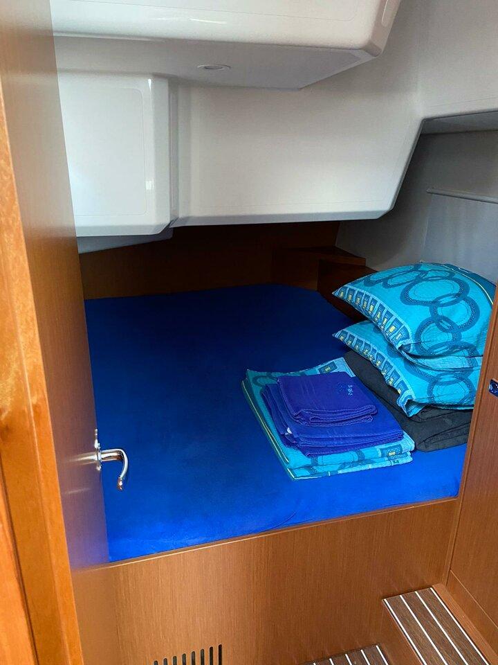 Bavaria C42, picture 13