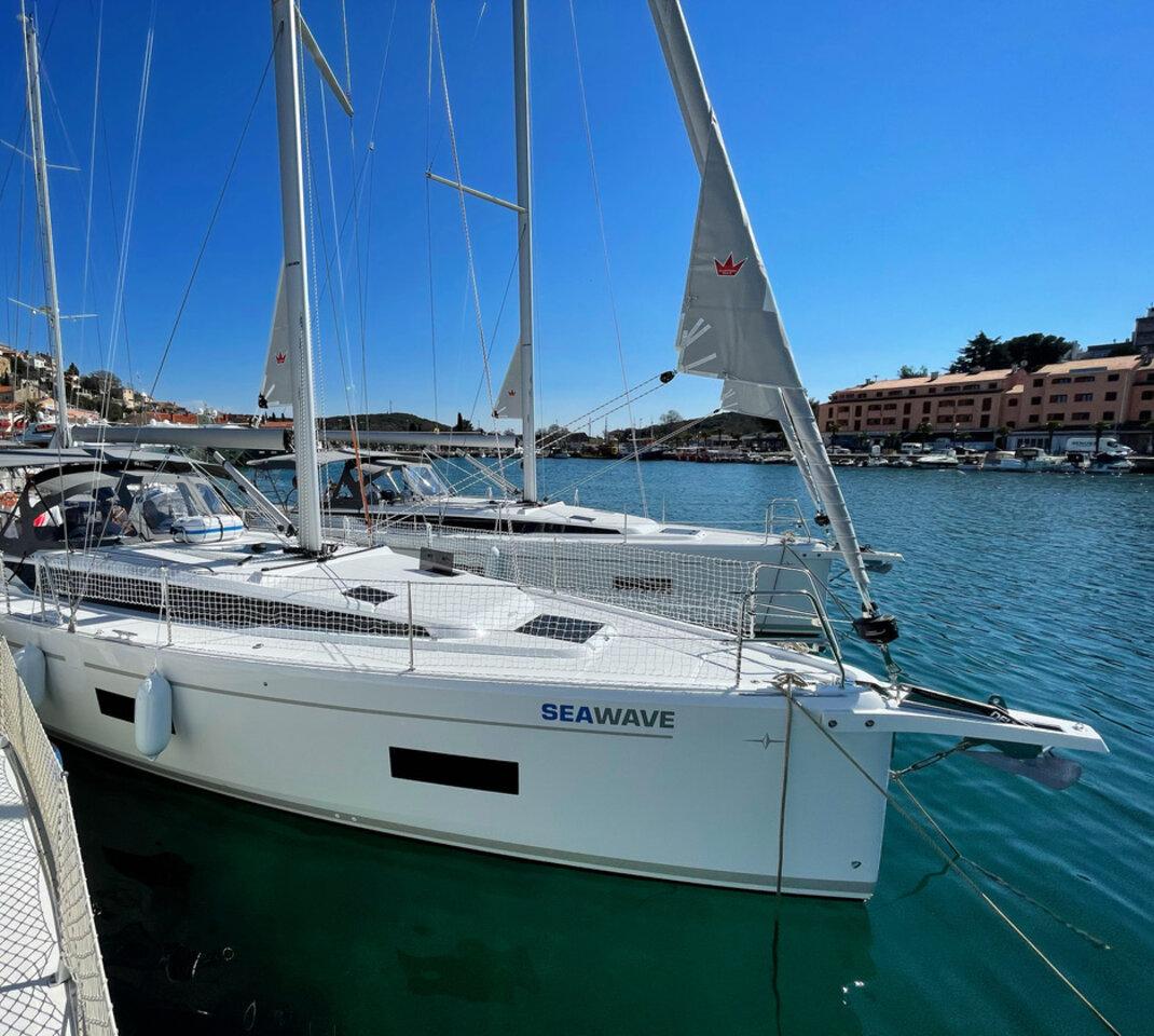 Bavaria C42, picture 3