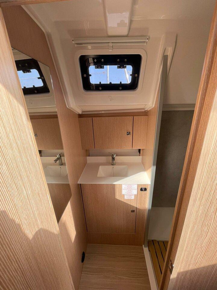 Bavaria C42, picture 10